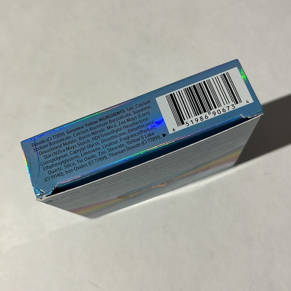 Too Faced Rainbow Strobe rainbow effect highlighter BRAND NEW IN BOX - Picture 3 of 7